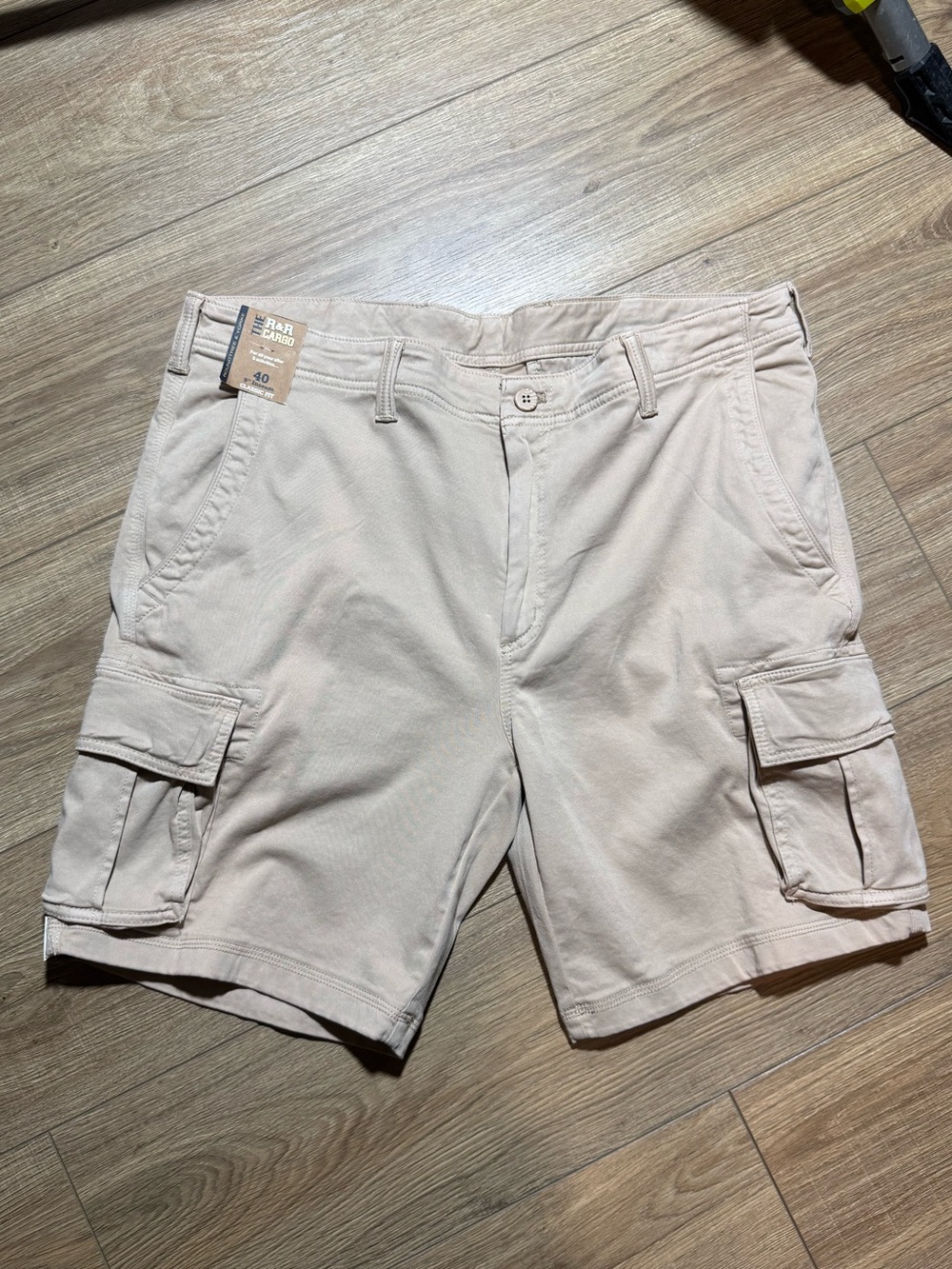 Roundtree & Yorke Khaki Cargo Shorts - Light Tan